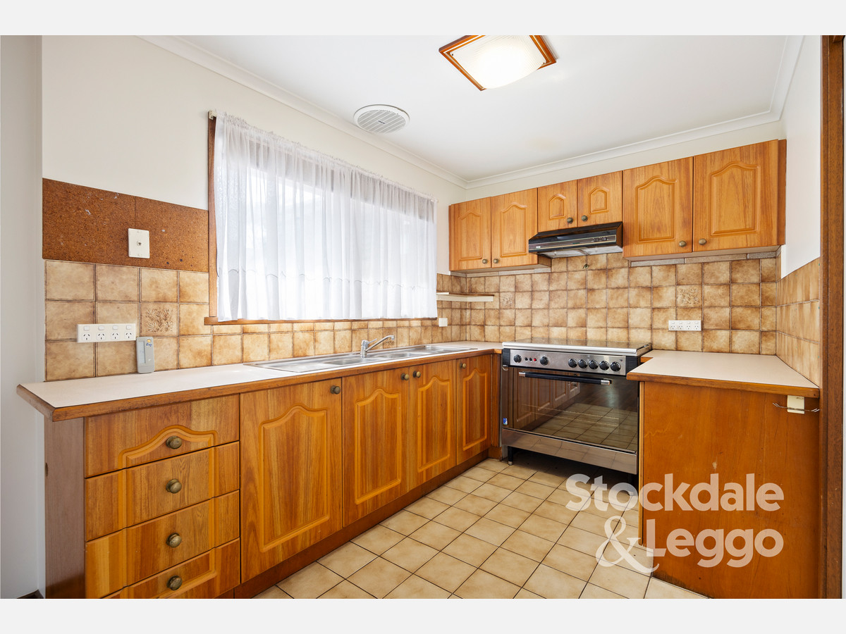 1 / 27 Seventh Avenue, Rosebud VIC 3939, Rosebud - Thumbnail 3