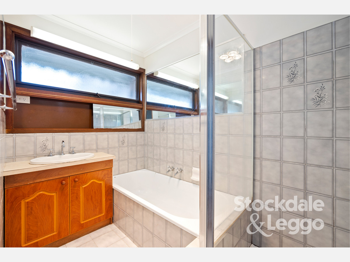 1 / 27 Seventh Avenue, Rosebud VIC 3939, Rosebud - Thumbnail 8