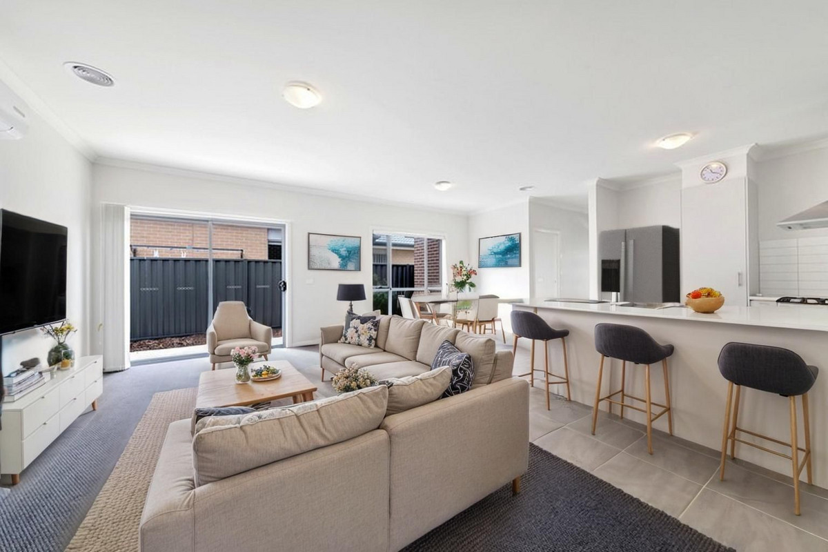 7 Dapper Way, Craigieburn VIC 3064, Craigieburn - Thumbnail 2