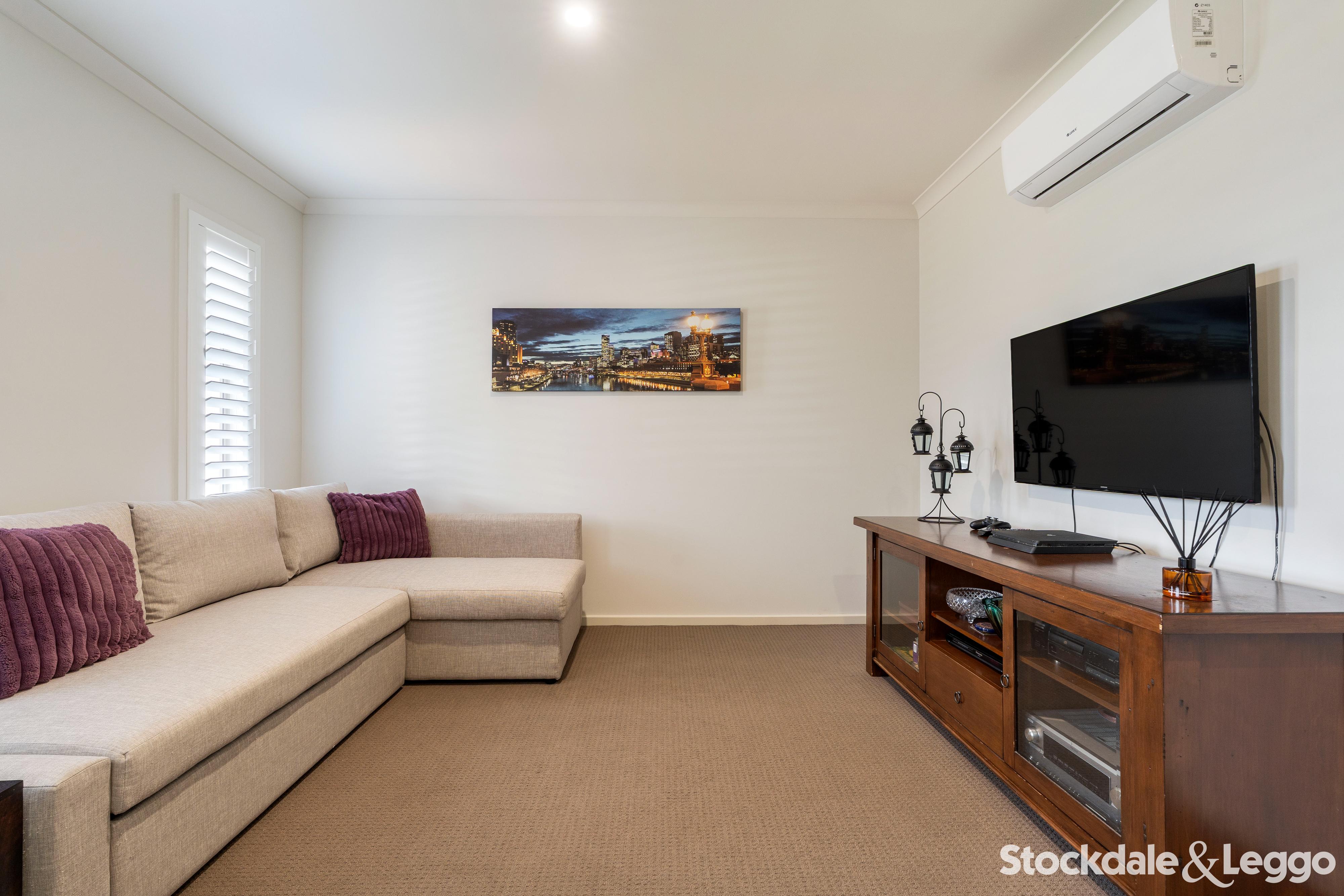 10 Kokoda Drive, Sunbury VIC, Sunbury - Thumbnail 2