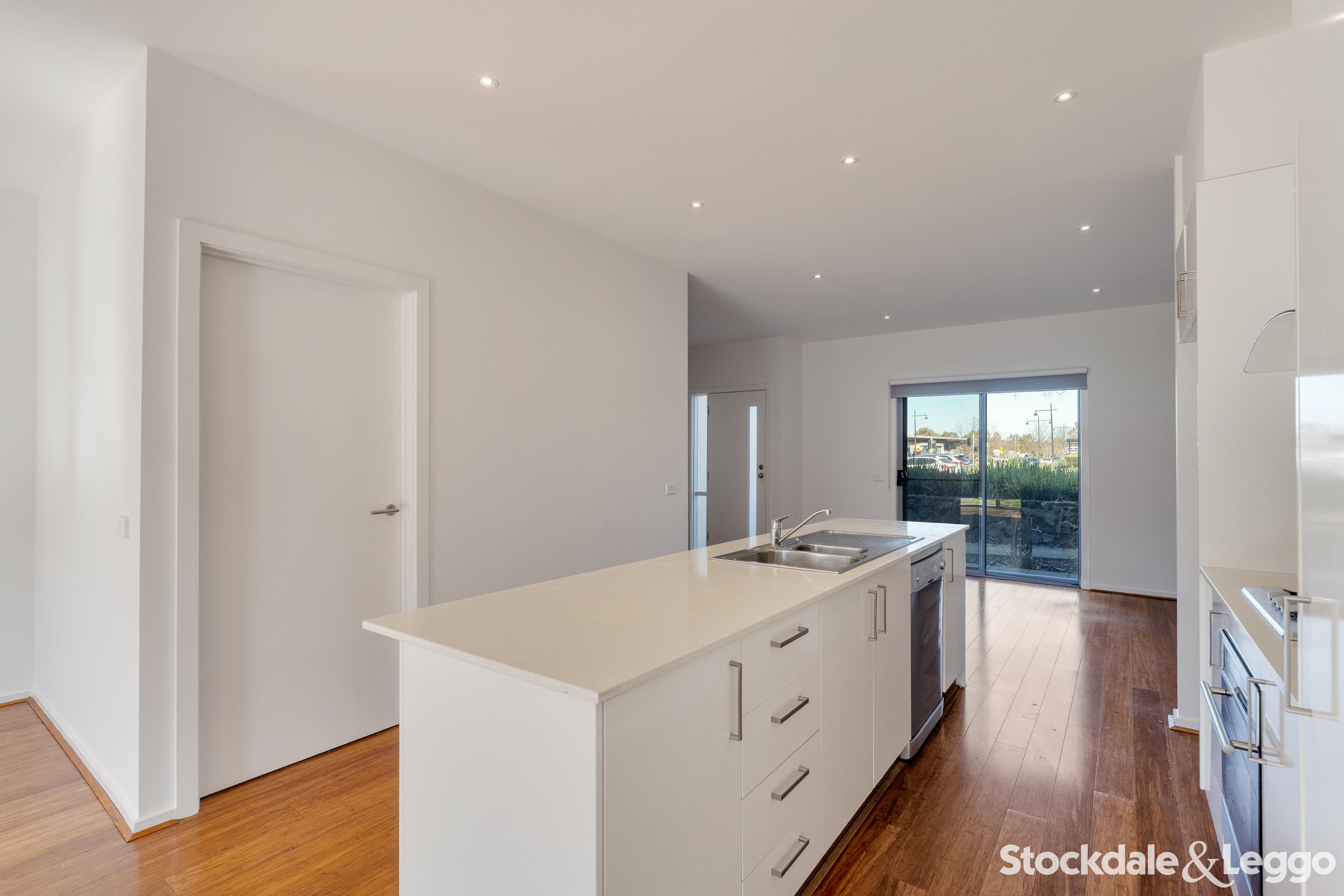 12/60 Cradle Mountain Drive, Craigieburn VIC, Craigieburn - Thumbnail 3