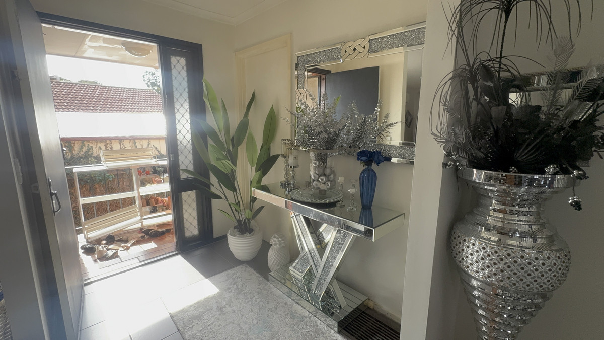 59 Erinbank Crescent, Westmeadows VIC 3049, Westmeadows - Thumbnail 3