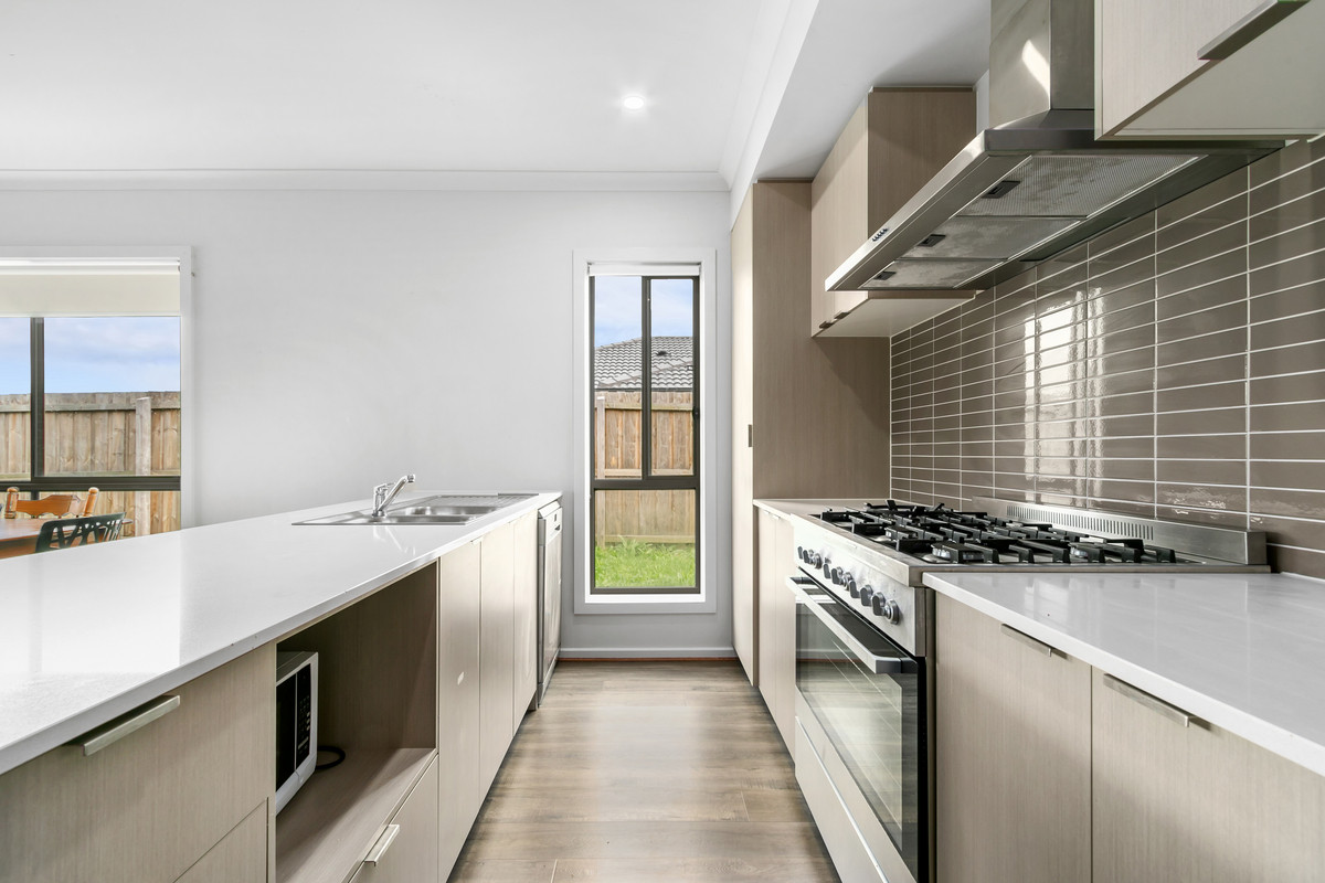 21 Lord Place, Morwell VIC 3840, Morwell - Thumbnail 3