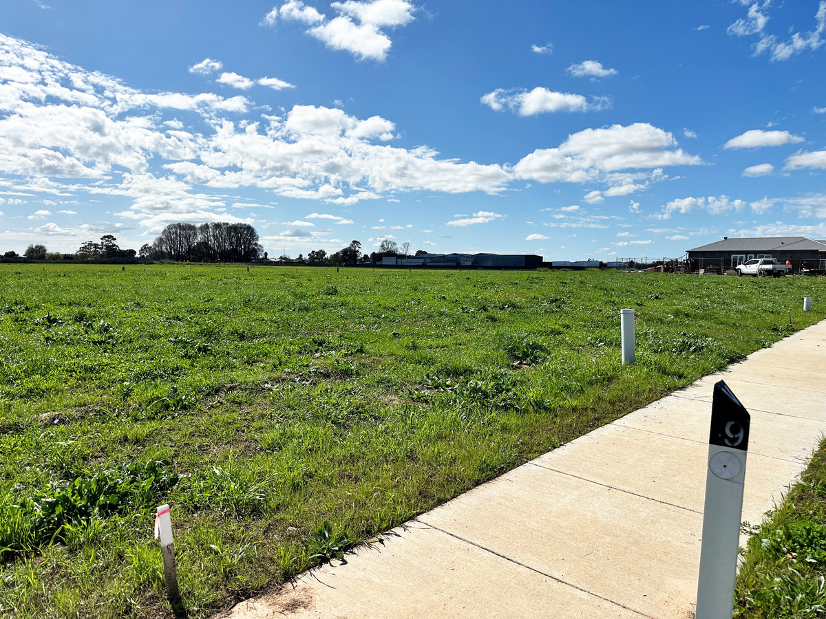 17 Woodstock Street, Shepparton VIC 3630, Shepparton - Thumbnail 2