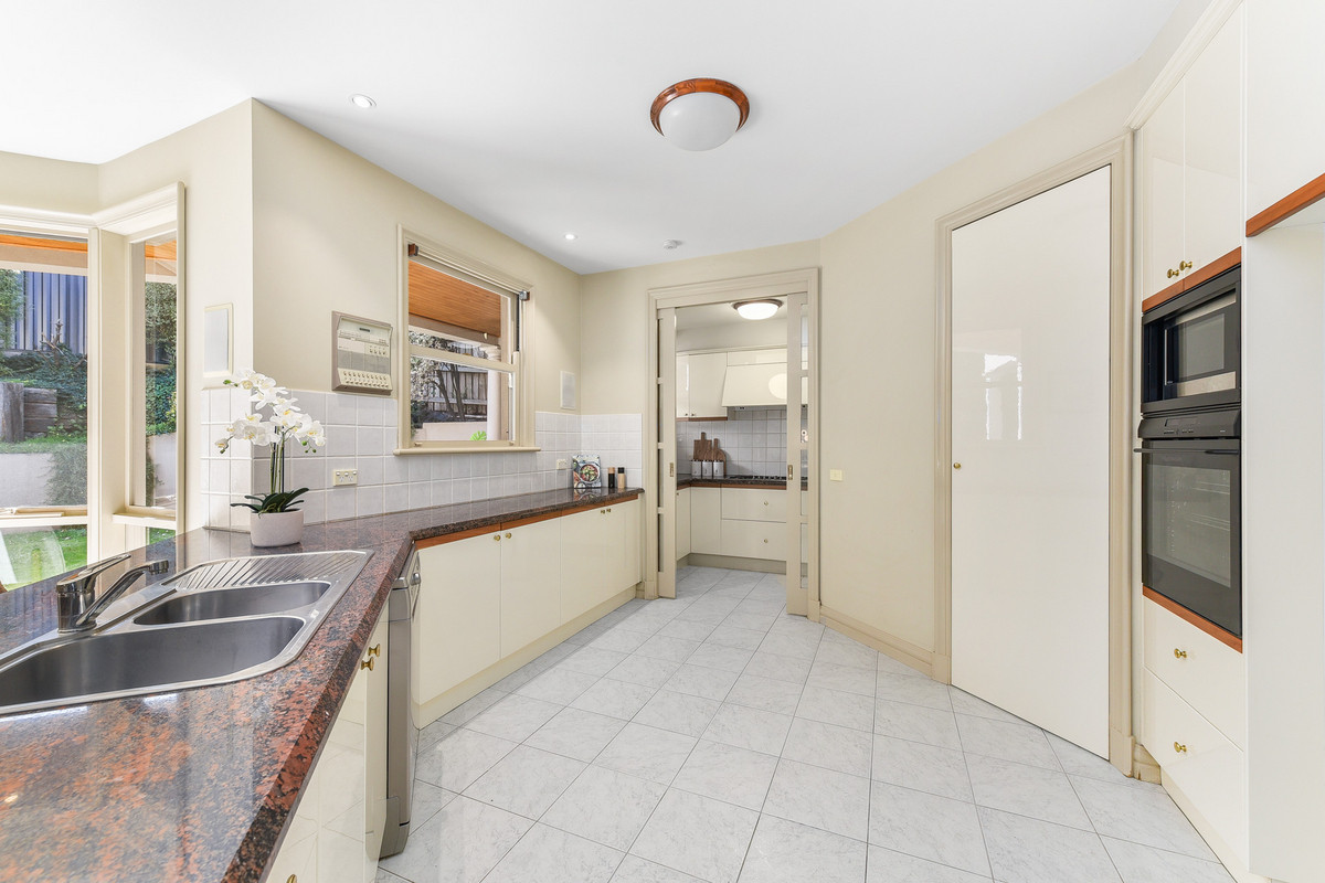 90 Grandview Road, Wheelers Hill VIC 3150, Wheelers Hill - Thumbnail 7