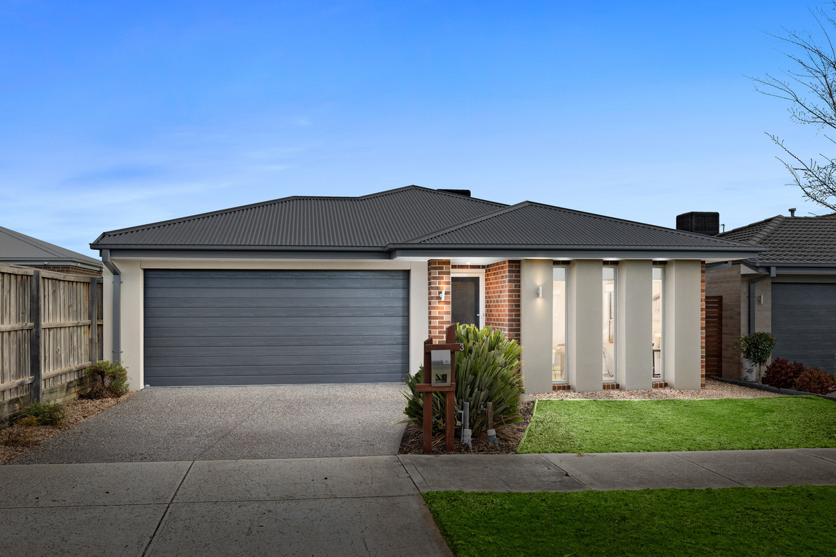 11 Iris Grove, Greenvale VIC, Greenvale - Thumbnail 2
