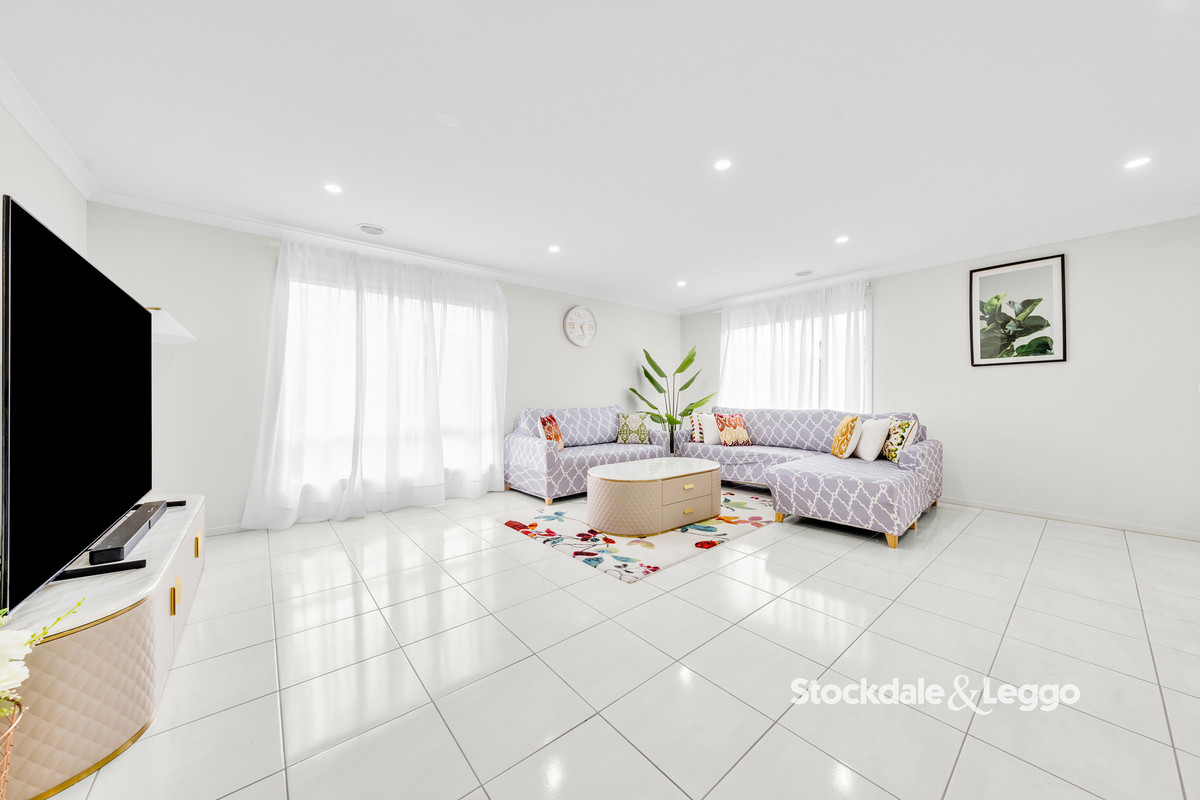 9 Kaprun  Way, Pakenham VIC 3810, Pakenham - Thumbnail 2