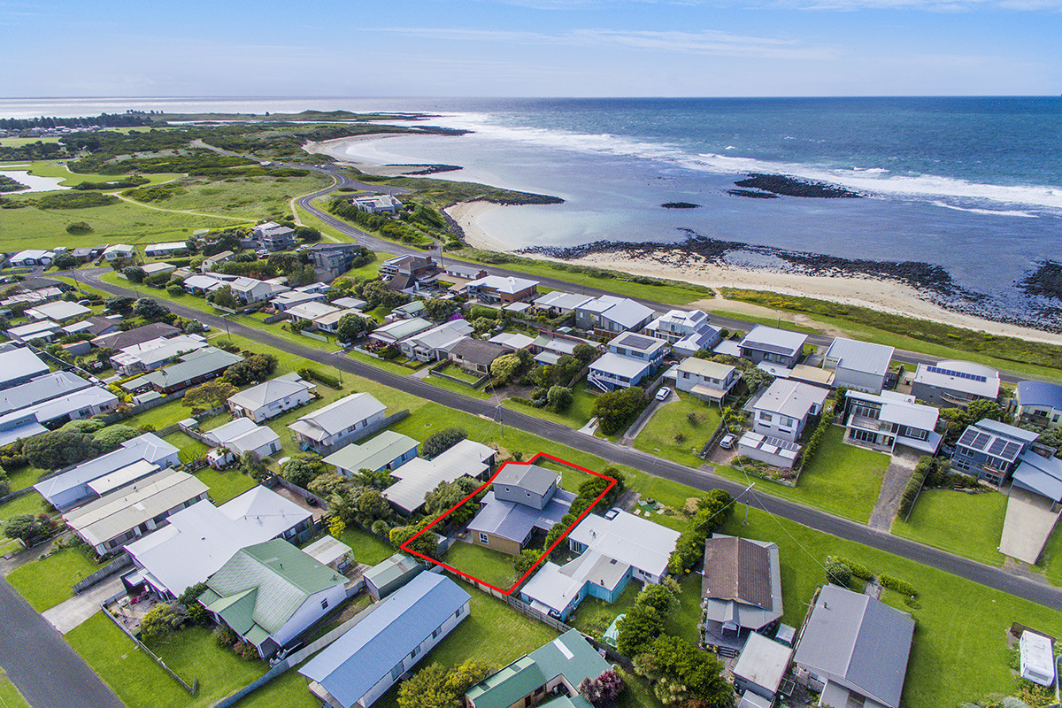 28 Reardon Street, PORT FAIRY VIC 3284, Port Fairy - Thumbnail 2