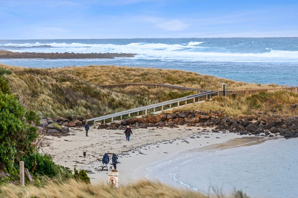 28 Reardon Street, PORT FAIRY VIC 3284, Port Fairy - Thumbnail 3