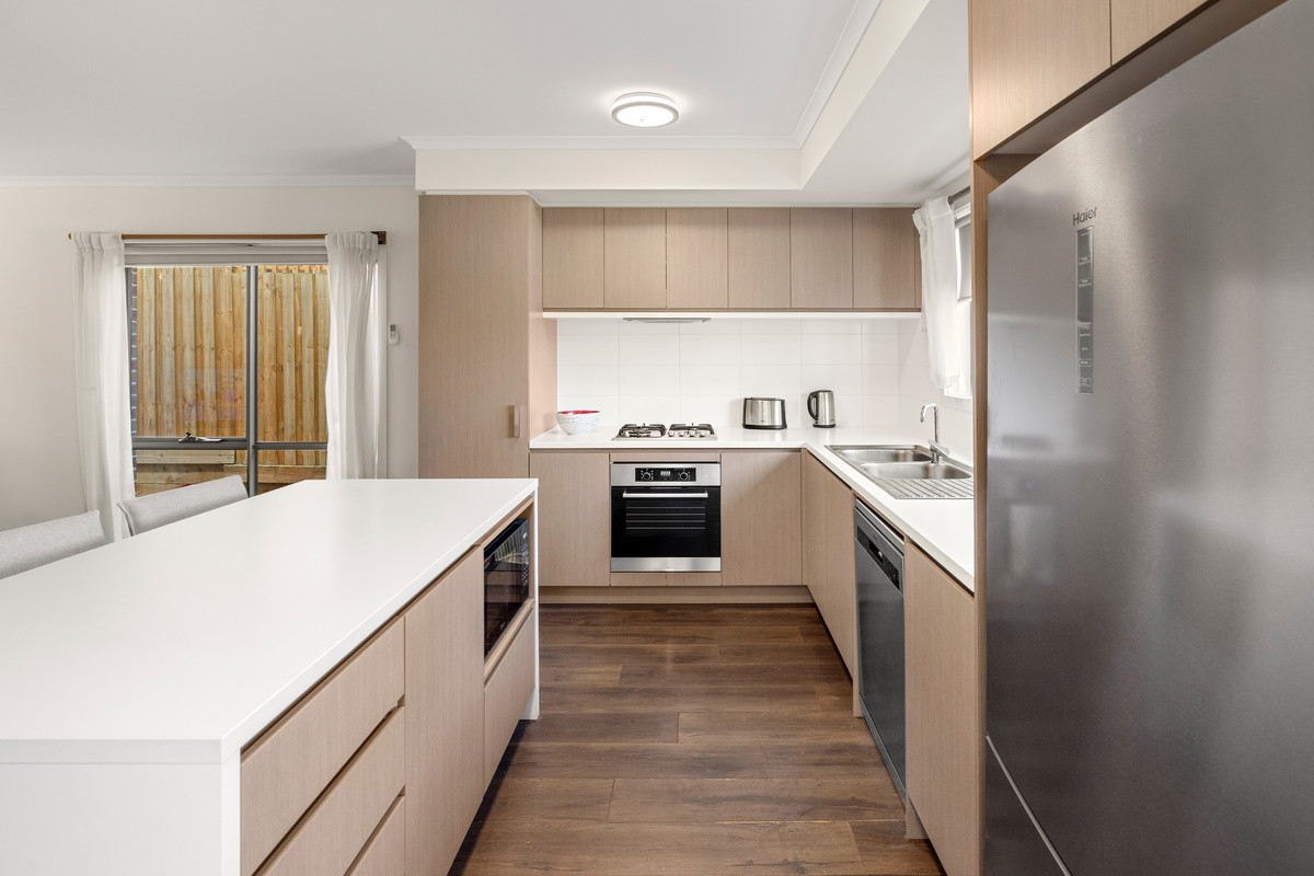 23 Erinbank Crescent, Westmeadows VIC 3049, Westmeadows - Thumbnail 3