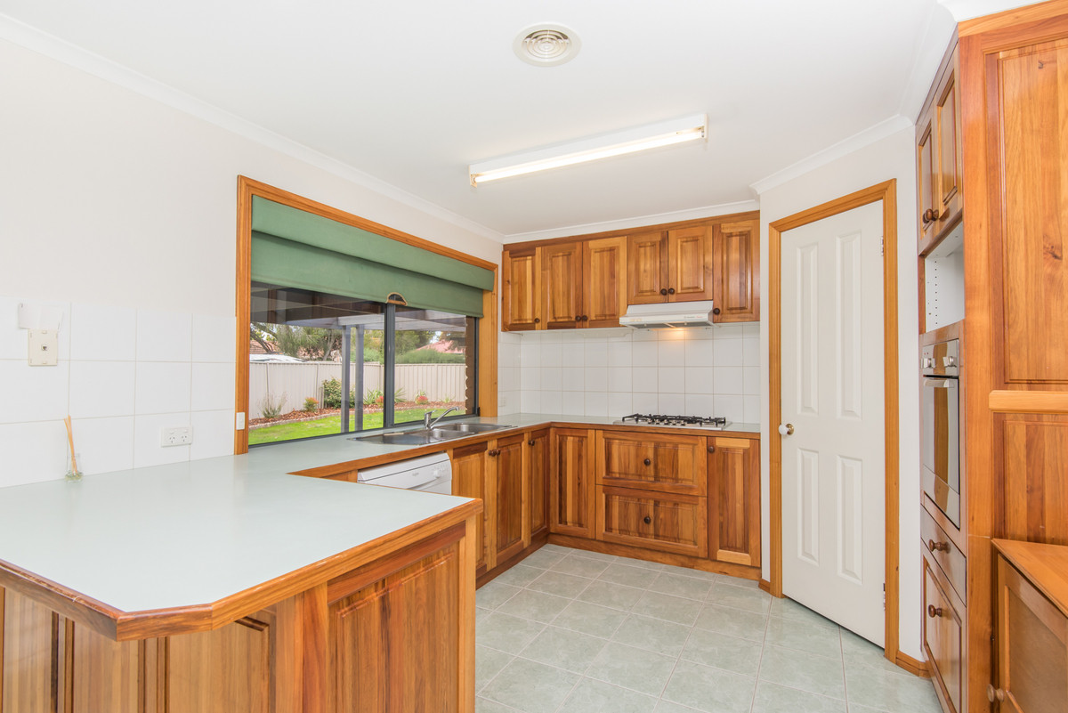 17 Gordon Drive, KIALLA VIC 3631, Kialla - Thumbnail 2