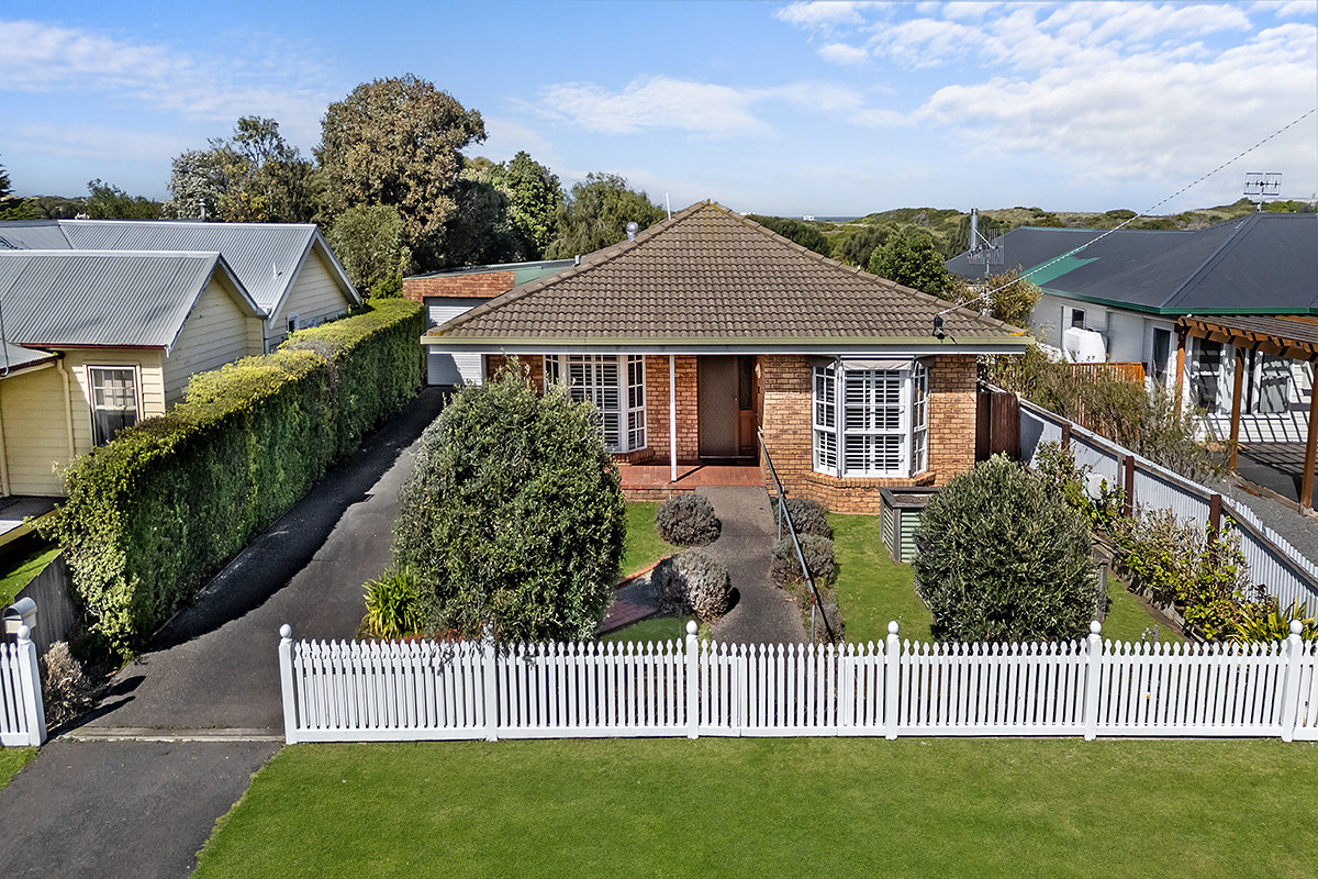 63 Campbell Street, Port Fairy VIC 3284, Port Fairy - Thumbnail 2