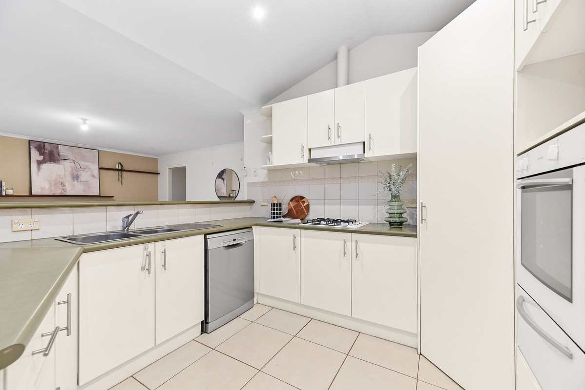 3 Firestone Green, Cranbourne VIC 3977, Cranbourne - Thumbnail 3