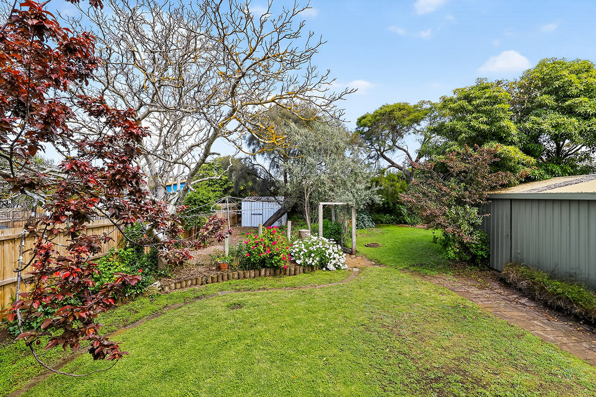 13 Birdwood Avenue, Warrnambool VIC 3280, Warrnambool - Thumbnail 4