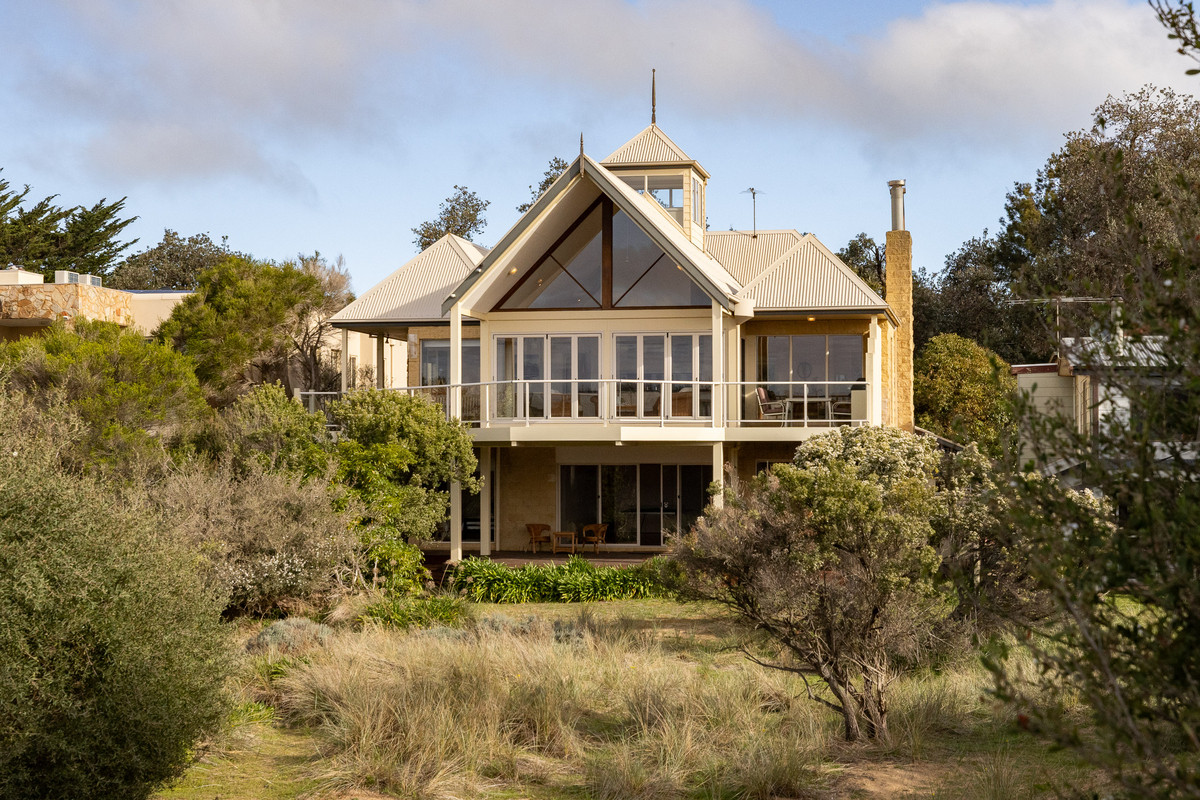8 Monica Court, PEARCEDALE, Silverleaves - Thumbnail 2
