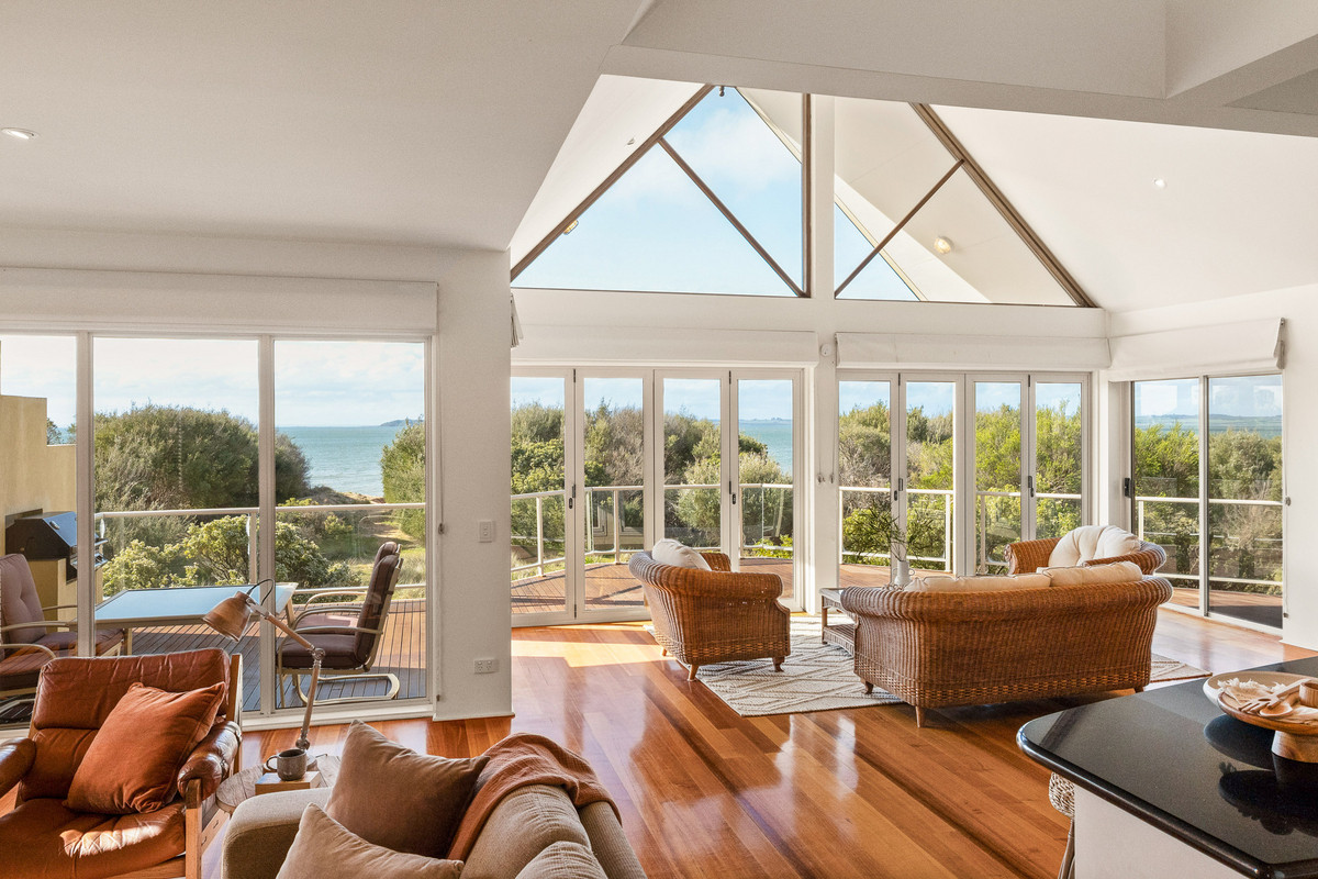 8 Monica Court, PEARCEDALE, Silverleaves - Thumbnail 6