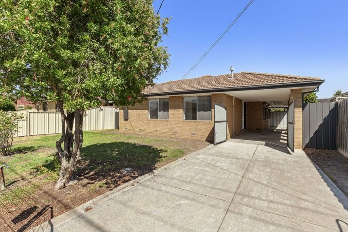 6 Pendle Close, Gladstone Park VIC, Gladstone Park - Thumbnail 3