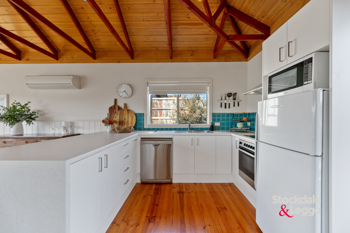 92 Surf Parade, INVERLOCH VIC 3996, Inverloch - Thumbnail 6