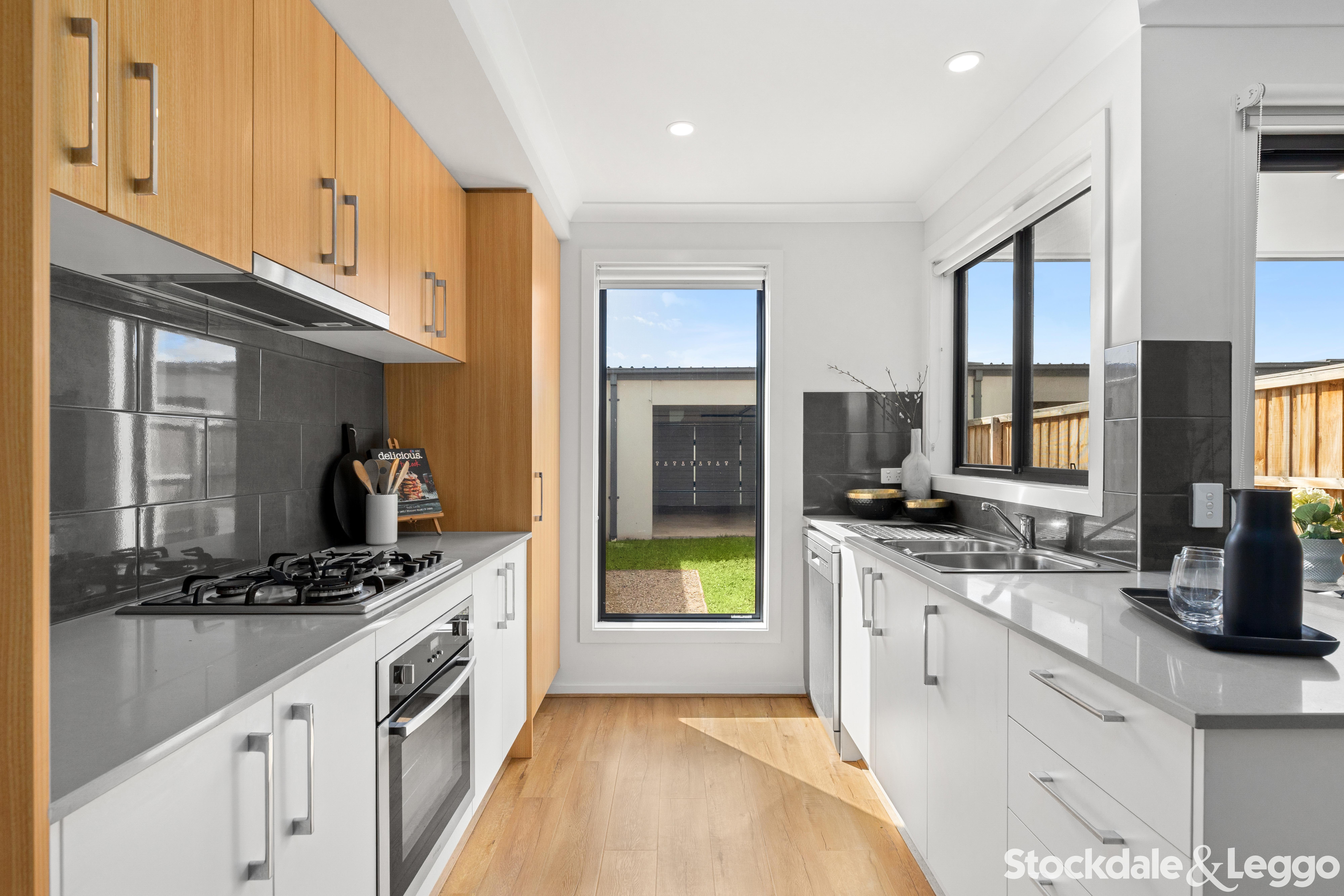14 Dawson Street, Thornhill Park VIC, Thornhill Park - Thumbnail 2