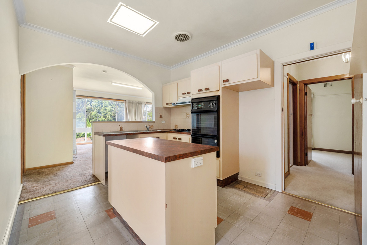 5 Pines Grove, Oak Park VIC 3046, Oak Park - Thumbnail 4