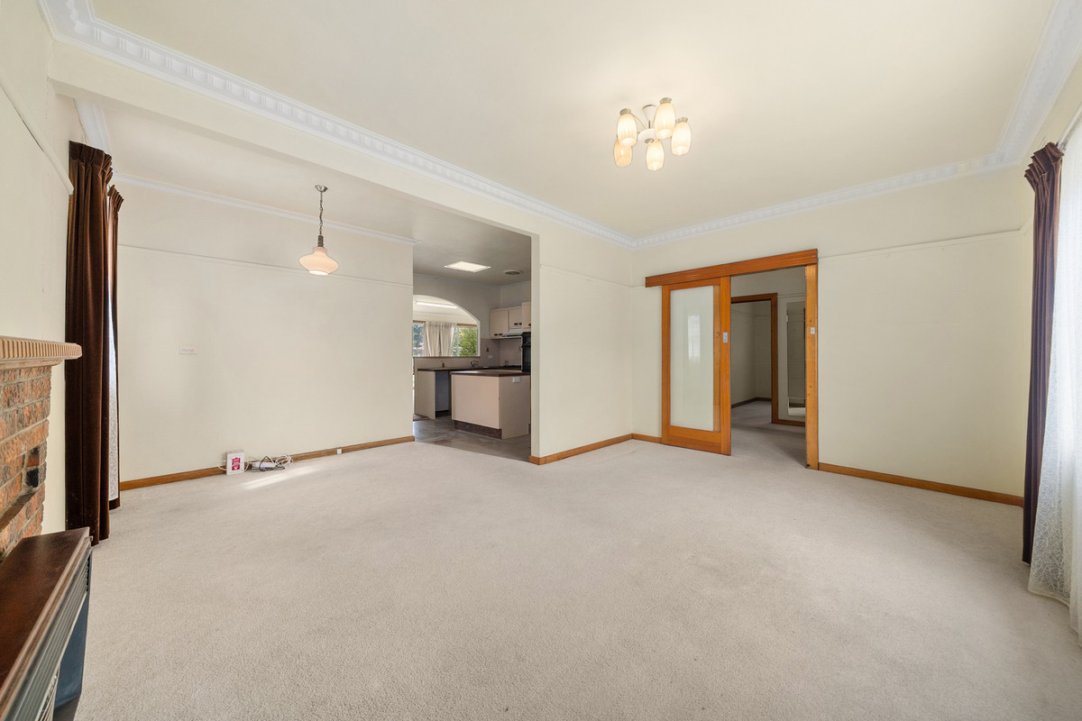 5 Pines Grove, Oak Park VIC 3046, Oak Park - Thumbnail 5