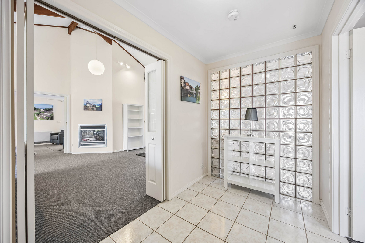 2 Robertson Drive, Alfredton VIC 3350, Alfredton - Thumbnail 8