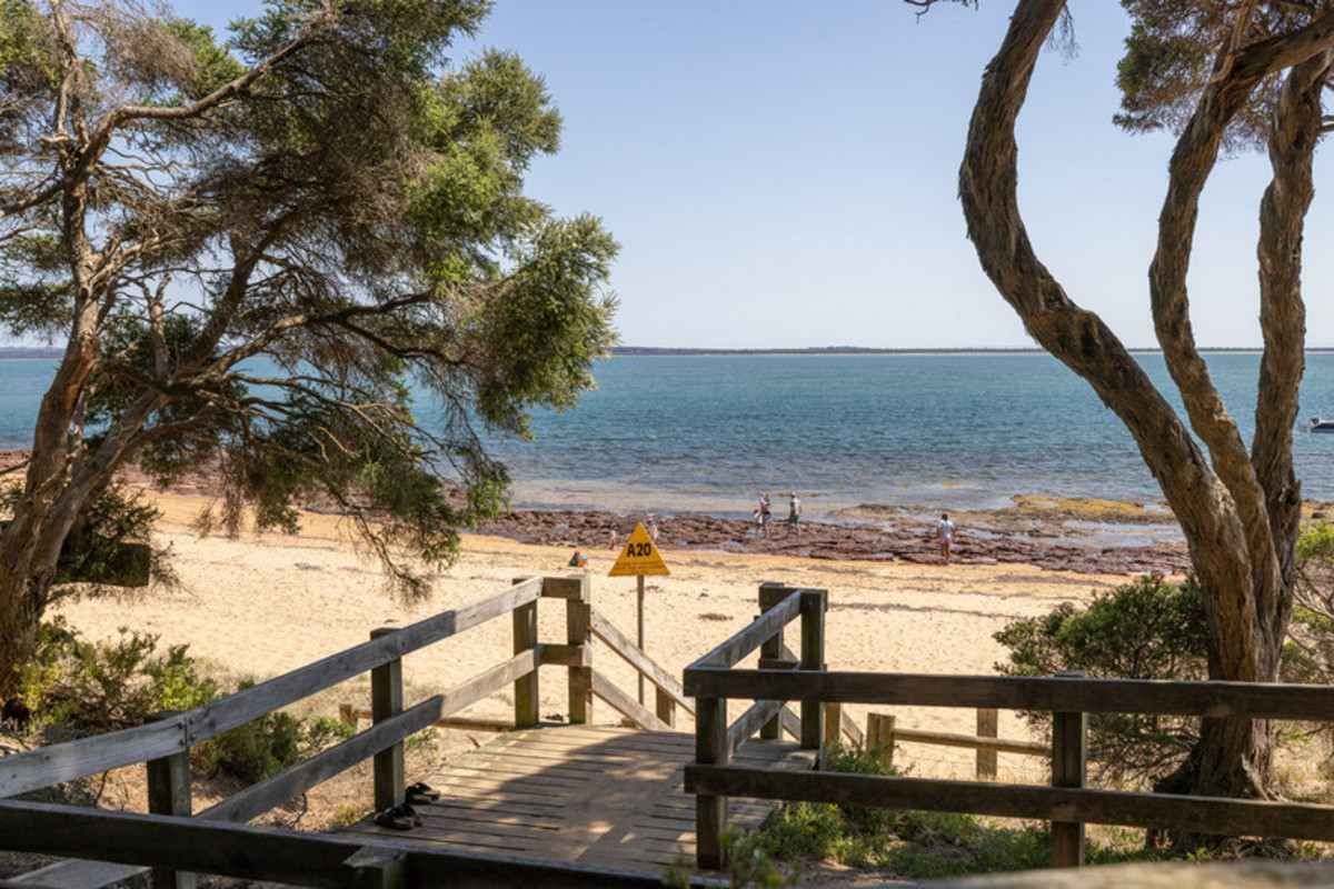 73 Red Rocks Road, Cowes VIC 3922, Cowes - Thumbnail 7