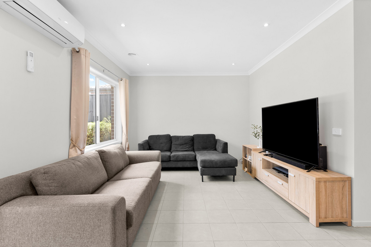 24 Colonnade Street, Clyde North VIC 3978, Clyde North - Thumbnail 7