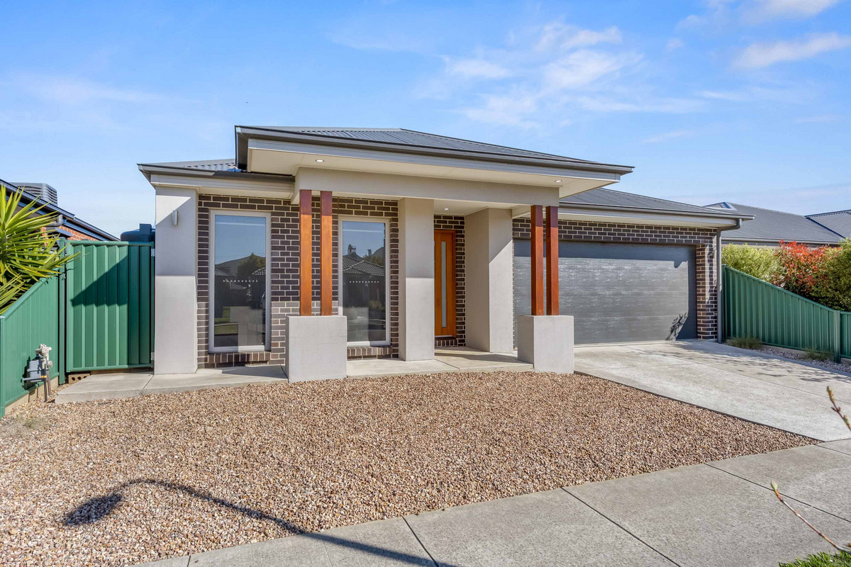 27 Cinnamon Drive, Lake Gardens VIC 3355, Lake Gardens - Thumbnail 3