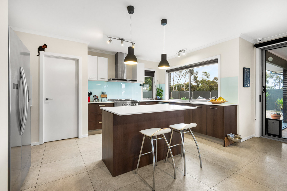 97 Lowndes Road, BANNOCKBURN VIC 3331, Bannockburn - Thumbnail 2