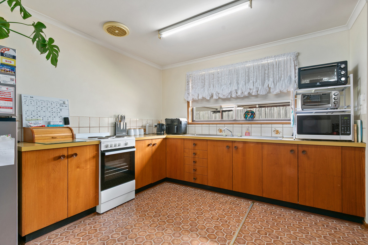 1&2 / 36 Gabo Way, Morwell VIC 3840, Morwell - Thumbnail 2