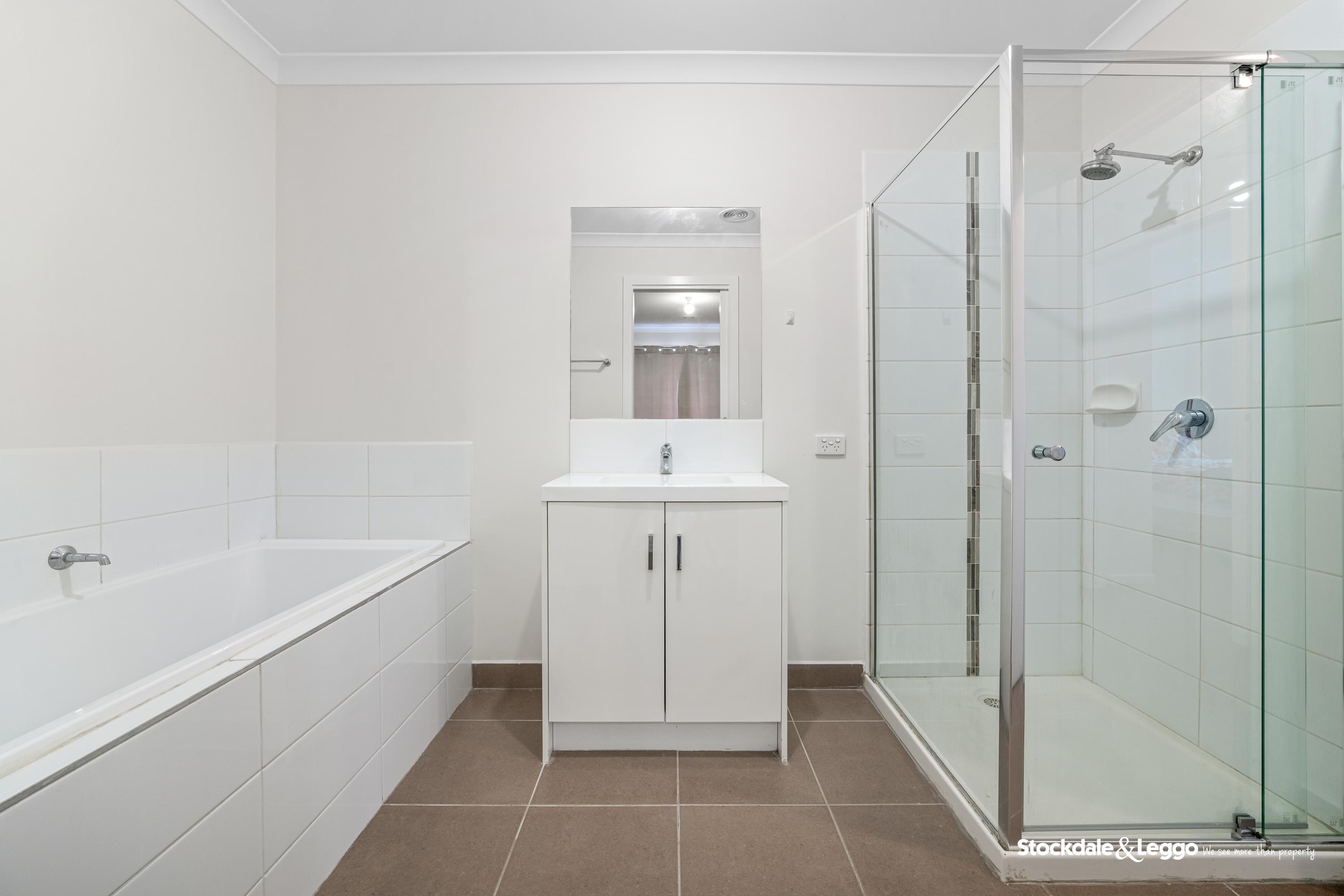 2 Nikolai Place, Clyde North VIC, Clyde North - Thumbnail 8