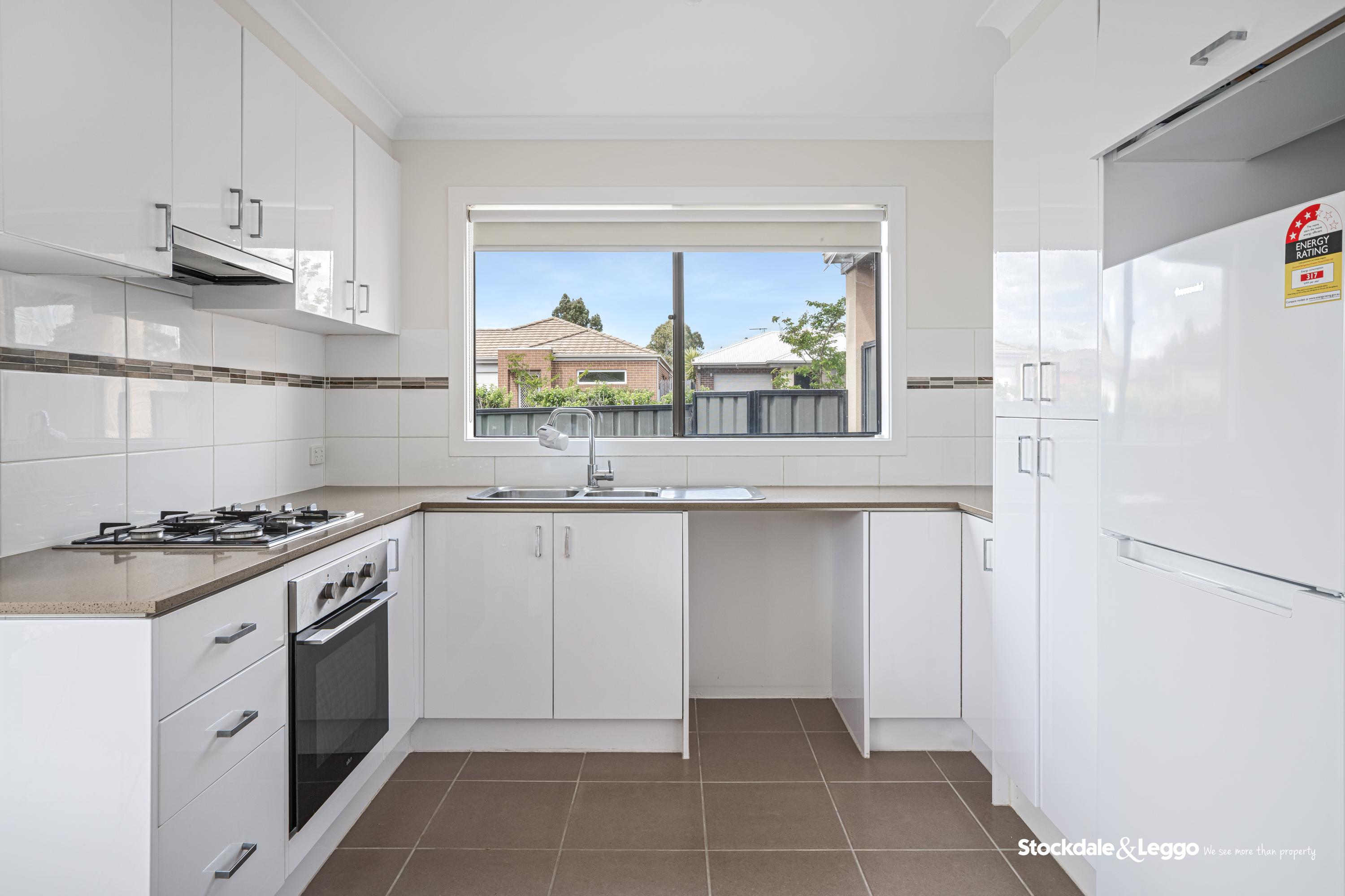 2 Nikolai Place, Clyde North VIC, Clyde North - Thumbnail 5