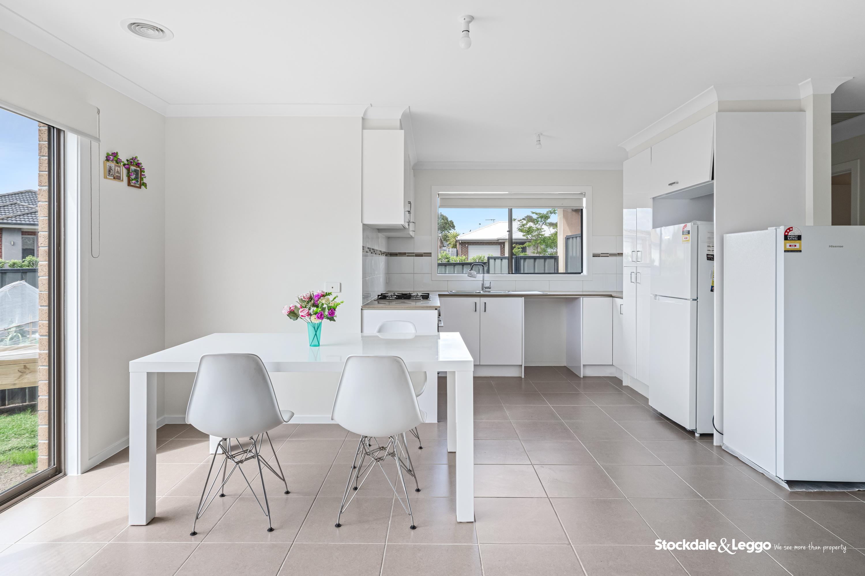2 Nikolai Place, Clyde North VIC, Clyde North - Thumbnail 4