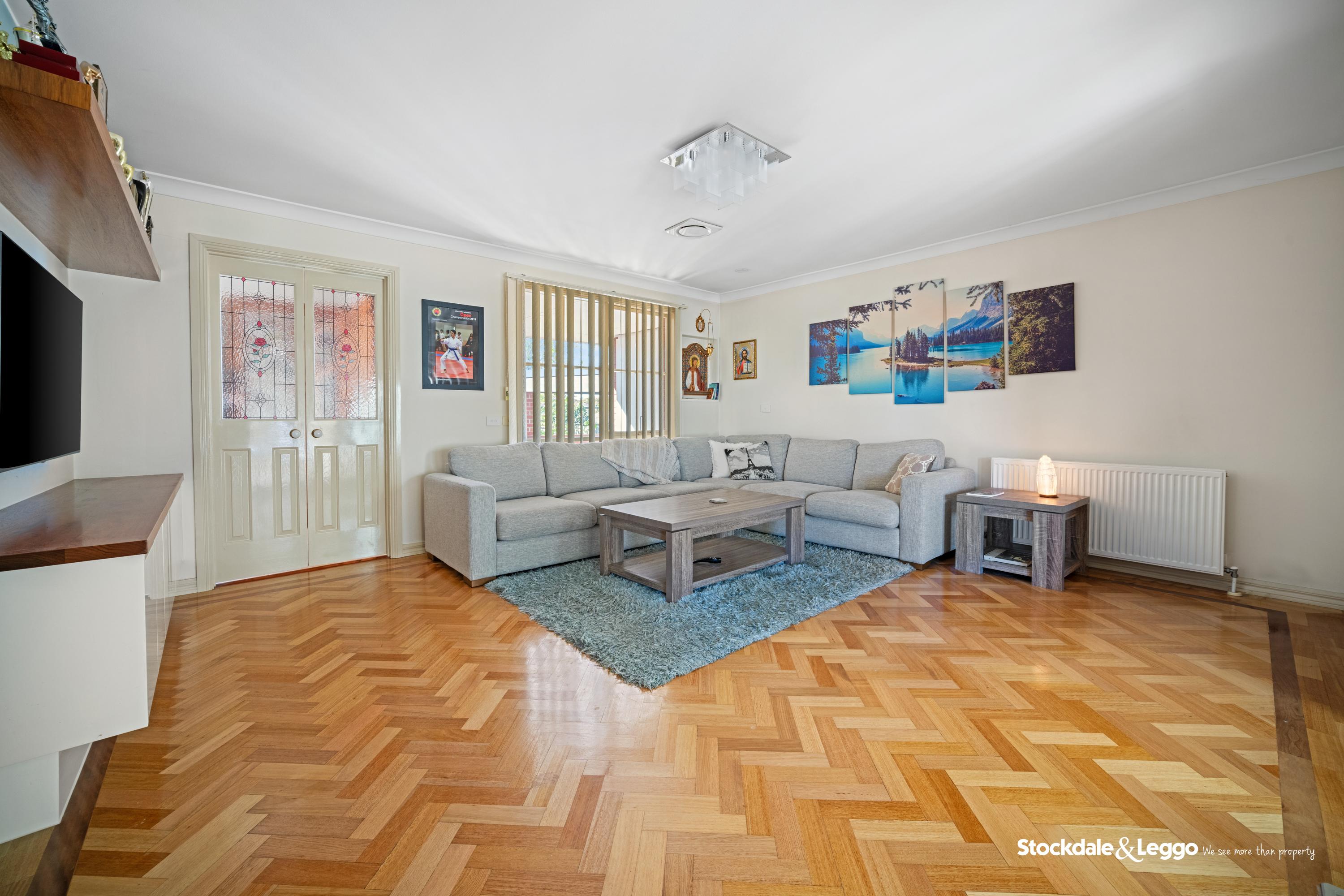 1 Durness Court, Endeavour Hills VIC, Endeavour Hills - Thumbnail 2