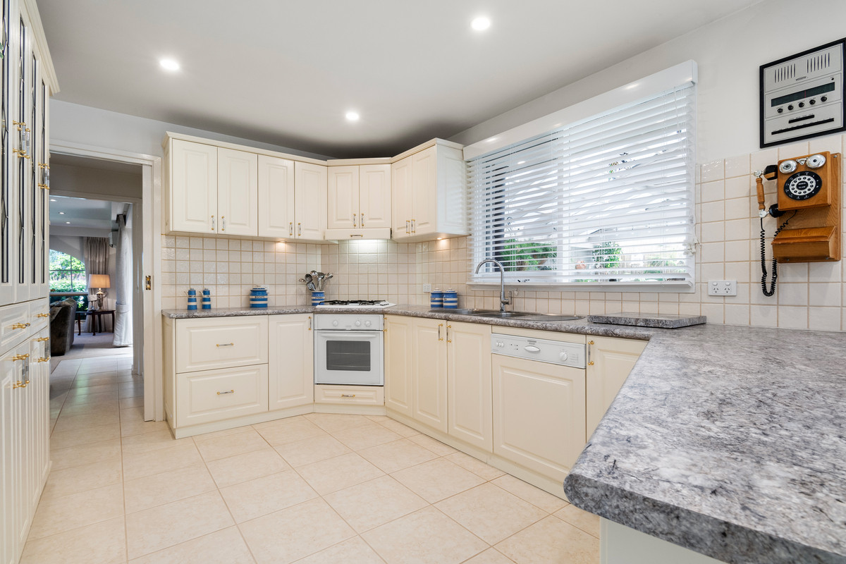 23 Piccadilly Avenue, Wantirna South VIC 3152, Wantirna South - Thumbnail 2