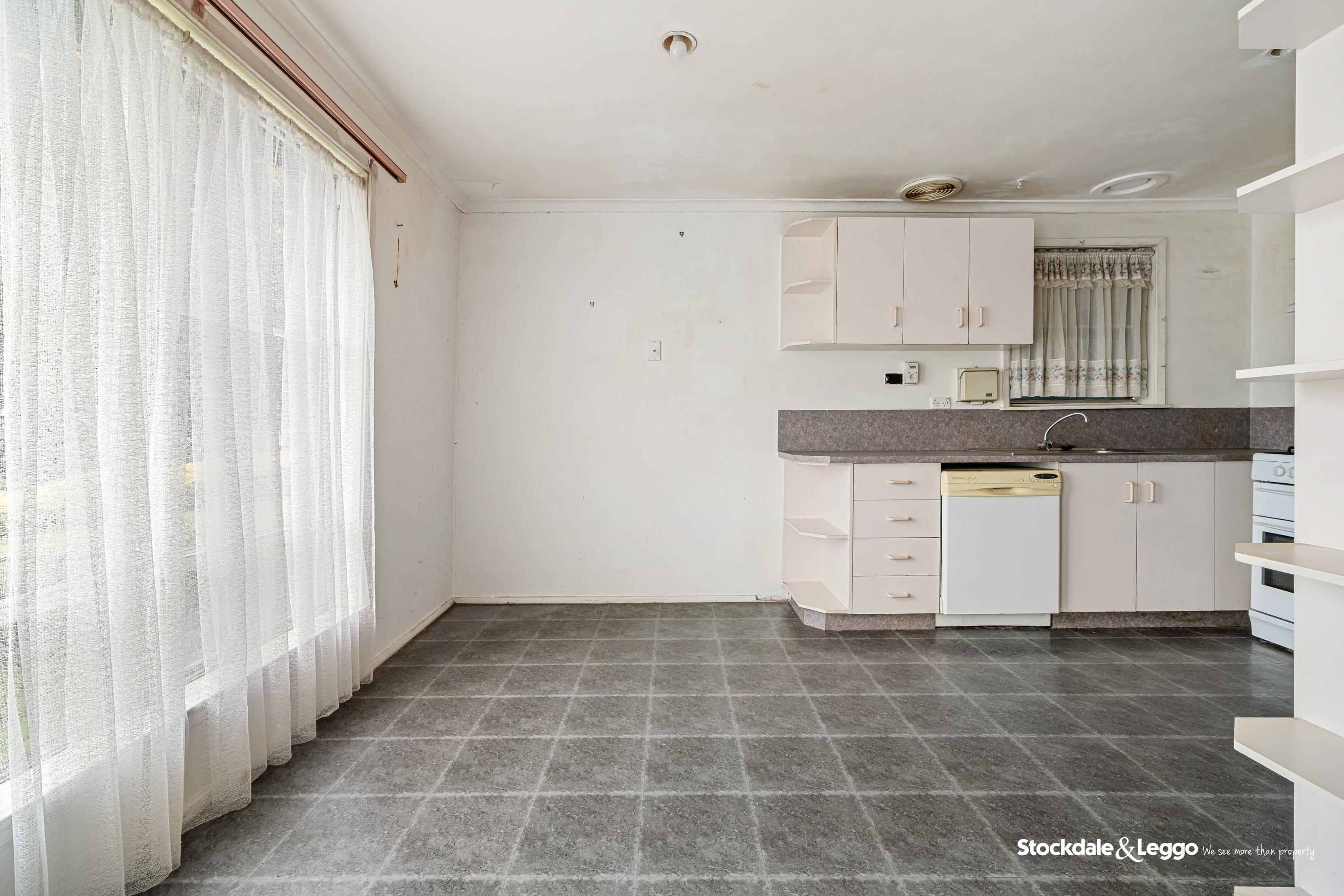 39 Booth Crescent, Dandenong North VIC, Dandenong North - Thumbnail 4
