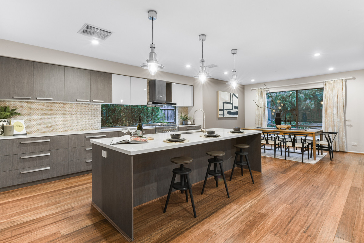 34 Highvale Crescent, Berwick VIC 3806, Berwick - Thumbnail 2