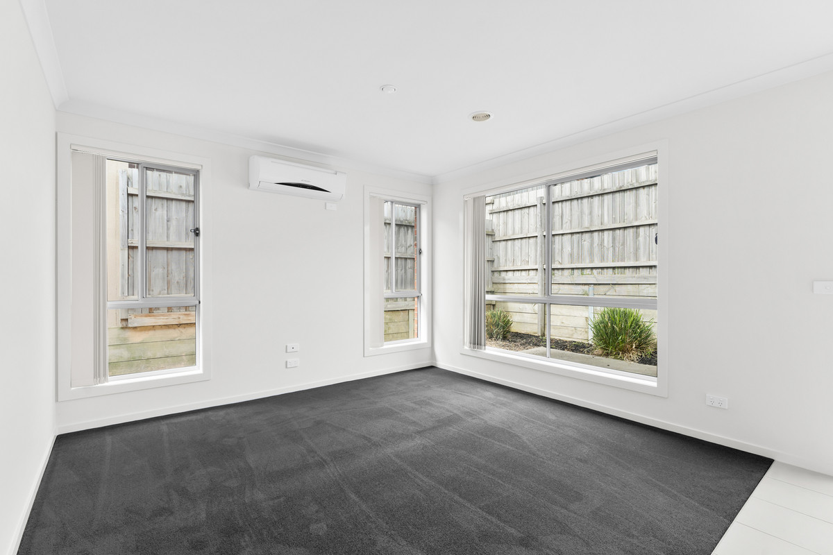 34 / 11 Hawk Avenue, Pakenham VIC 3810, Pakenham - Thumbnail 2