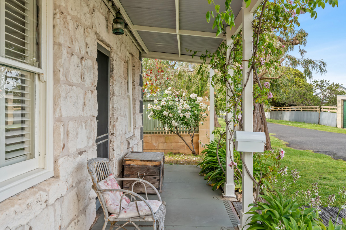 8 Union Street, Port Fairy VIC 3284, Port Fairy - Thumbnail 2