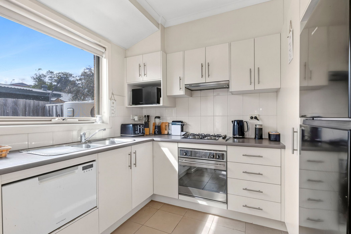 1 / 225 Roslyn Road, Highton VIC 3216, Highton - Thumbnail 3