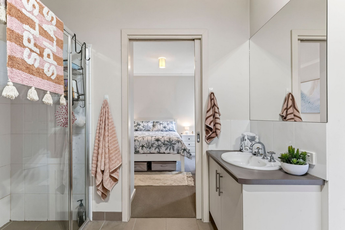 1 / 225 Roslyn Road, Highton VIC 3216, Highton - Thumbnail 5