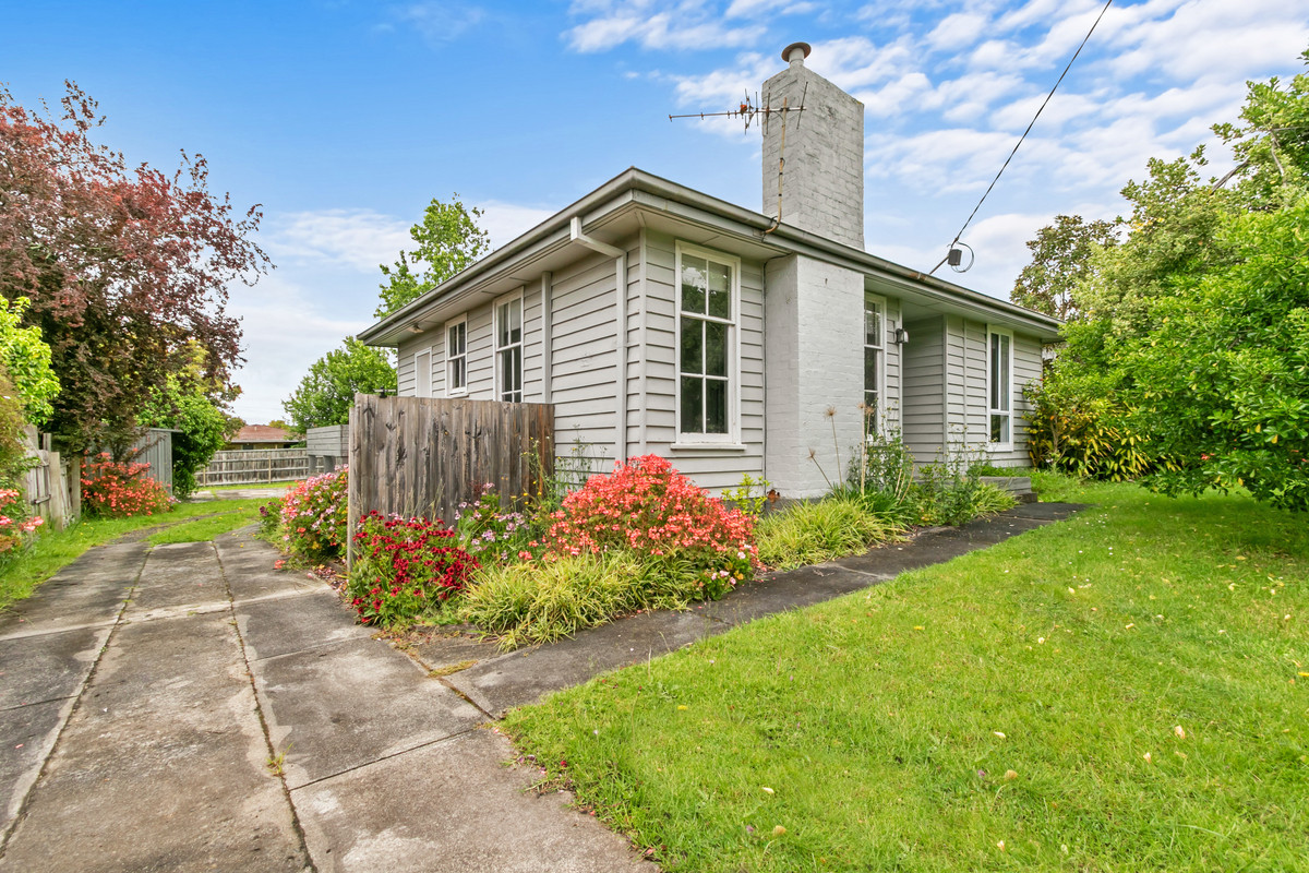 74 Churchill Road, MORWELL VIC 3840, Morwell - Thumbnail 2