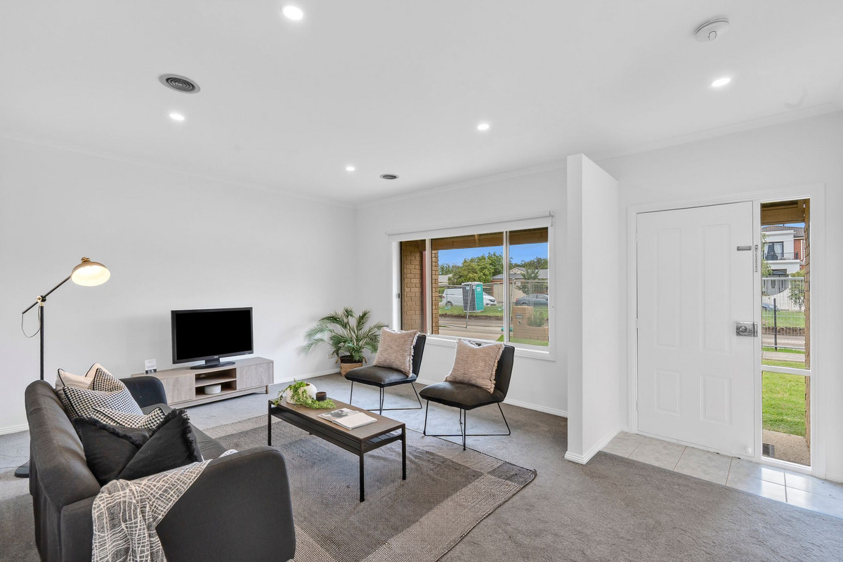 102 Rossack Drive, Waurn Ponds VIC 3216, Waurn Ponds - Thumbnail 2