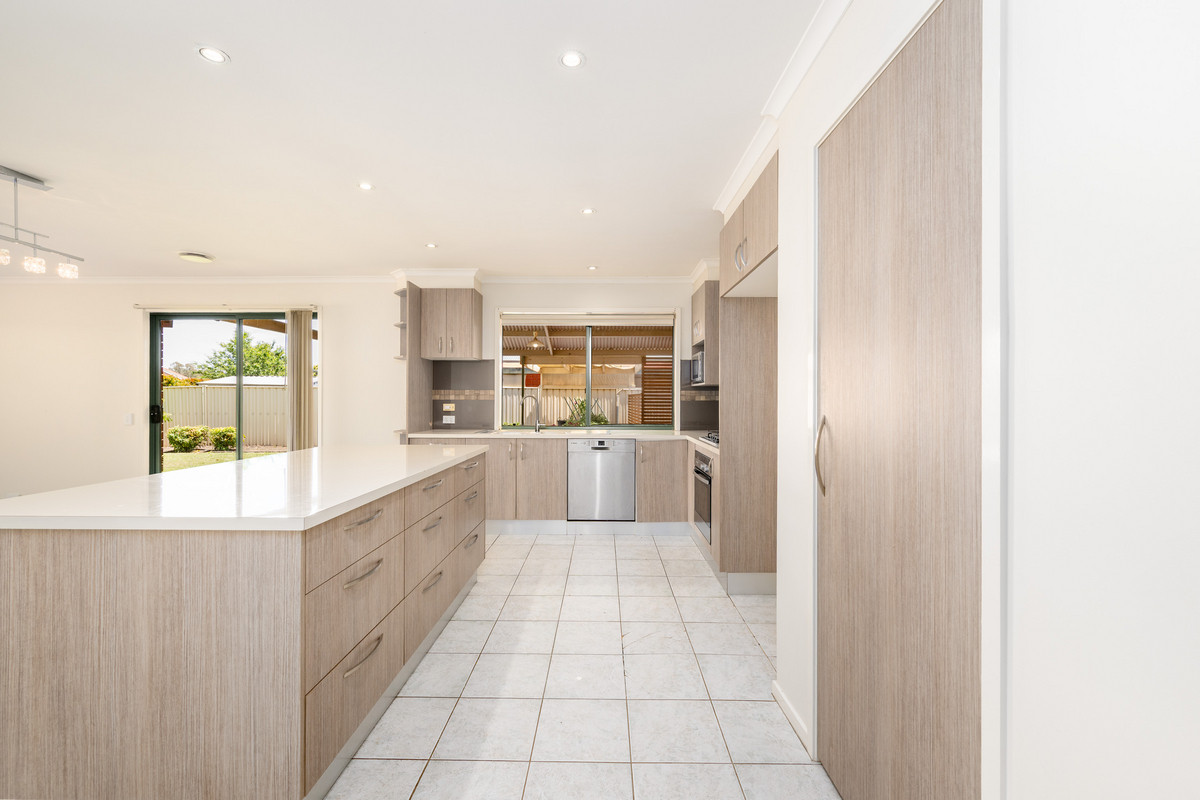 43 Gordon Drive, KIALLA VIC 3631, Kialla - Thumbnail 3