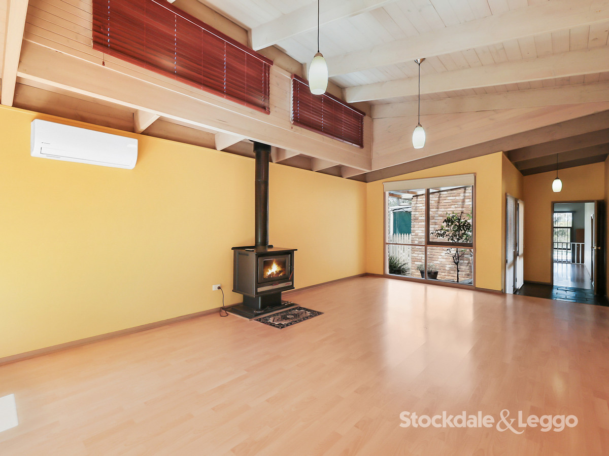25 St Andrews Way, Darley VIC 3340, Darley - Thumbnail 3