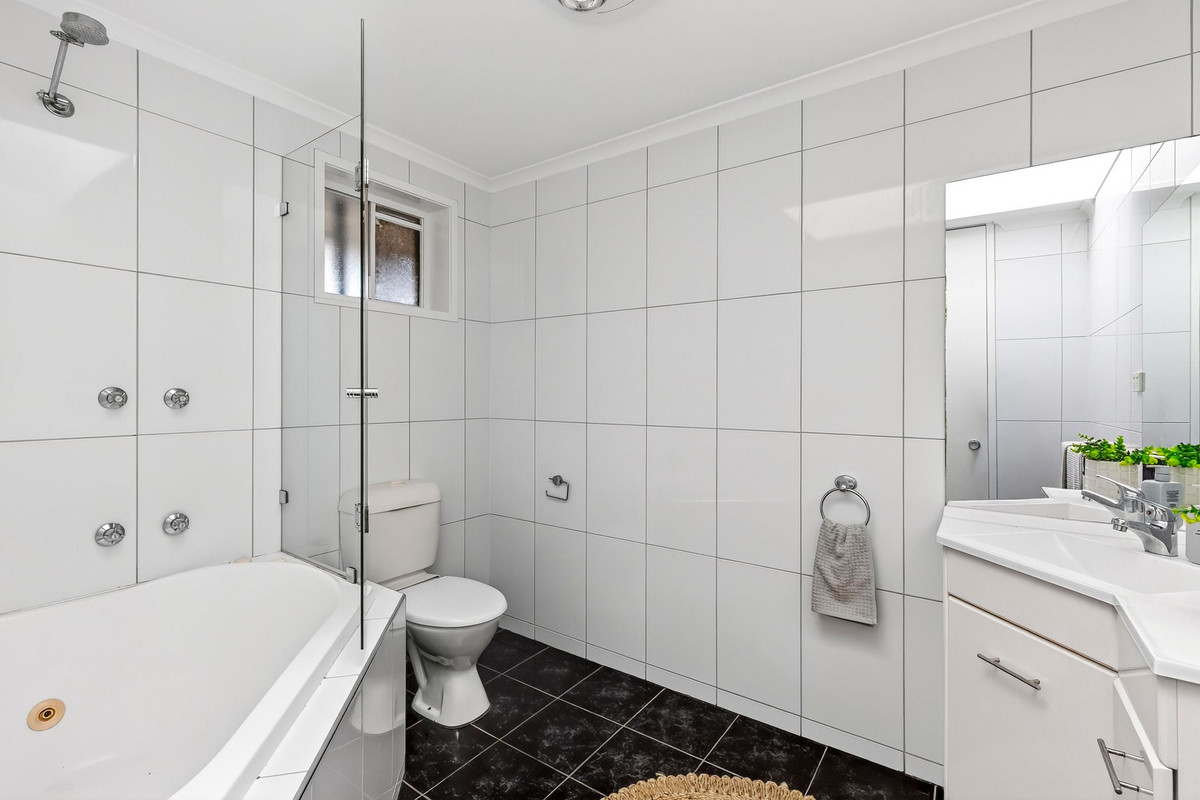 1 / 25 Hutcheson Avenue, Highton VIC 3216, Highton - Thumbnail 5