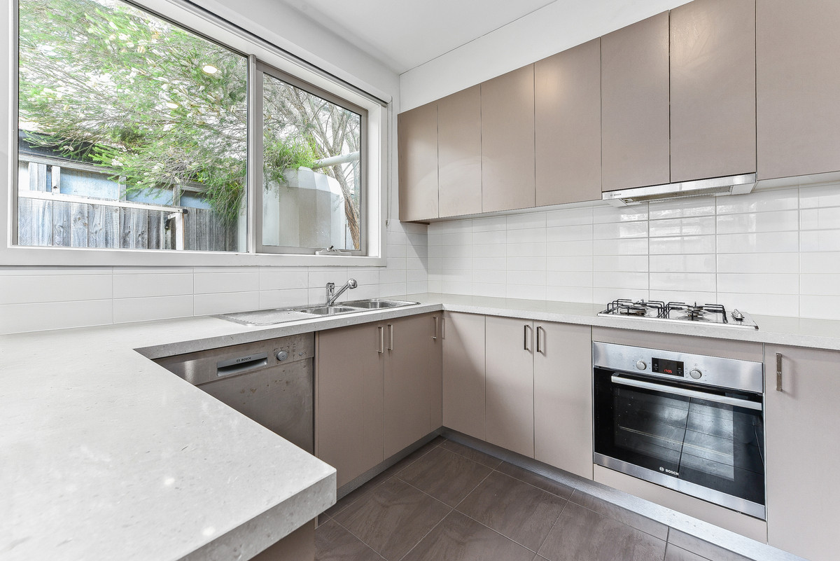 12 Misha Boulevard, Endeavour Hills VIC 3802, Endeavour Hills - Thumbnail 2