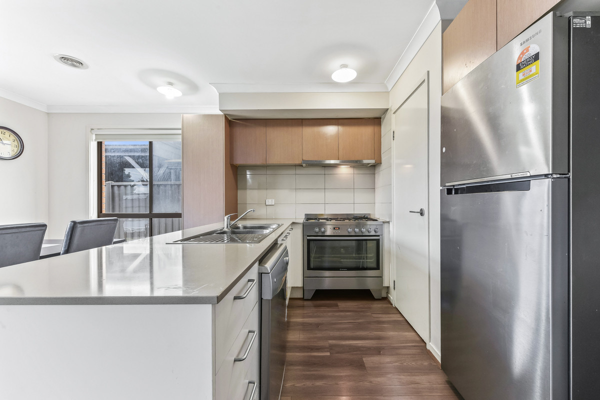 13 Lanthorn Crescent, Cranbourne East VIC 3977, Cranbourne East - Thumbnail 6