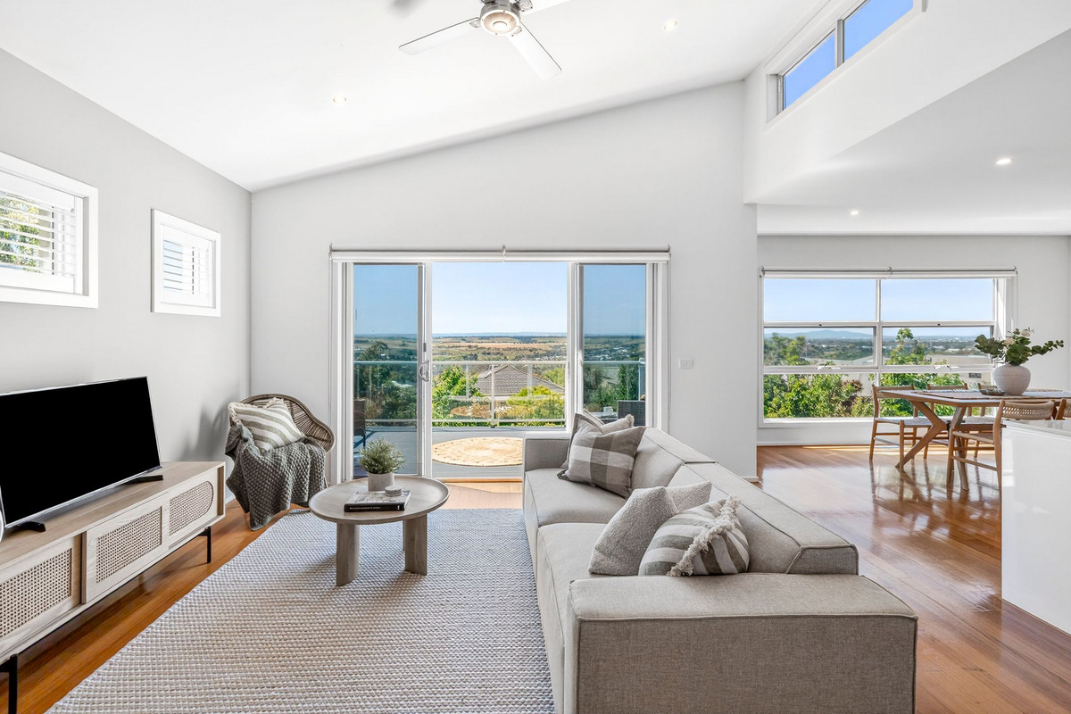45 Wallaroo Way, Highton VIC 3216, Highton - Thumbnail 2